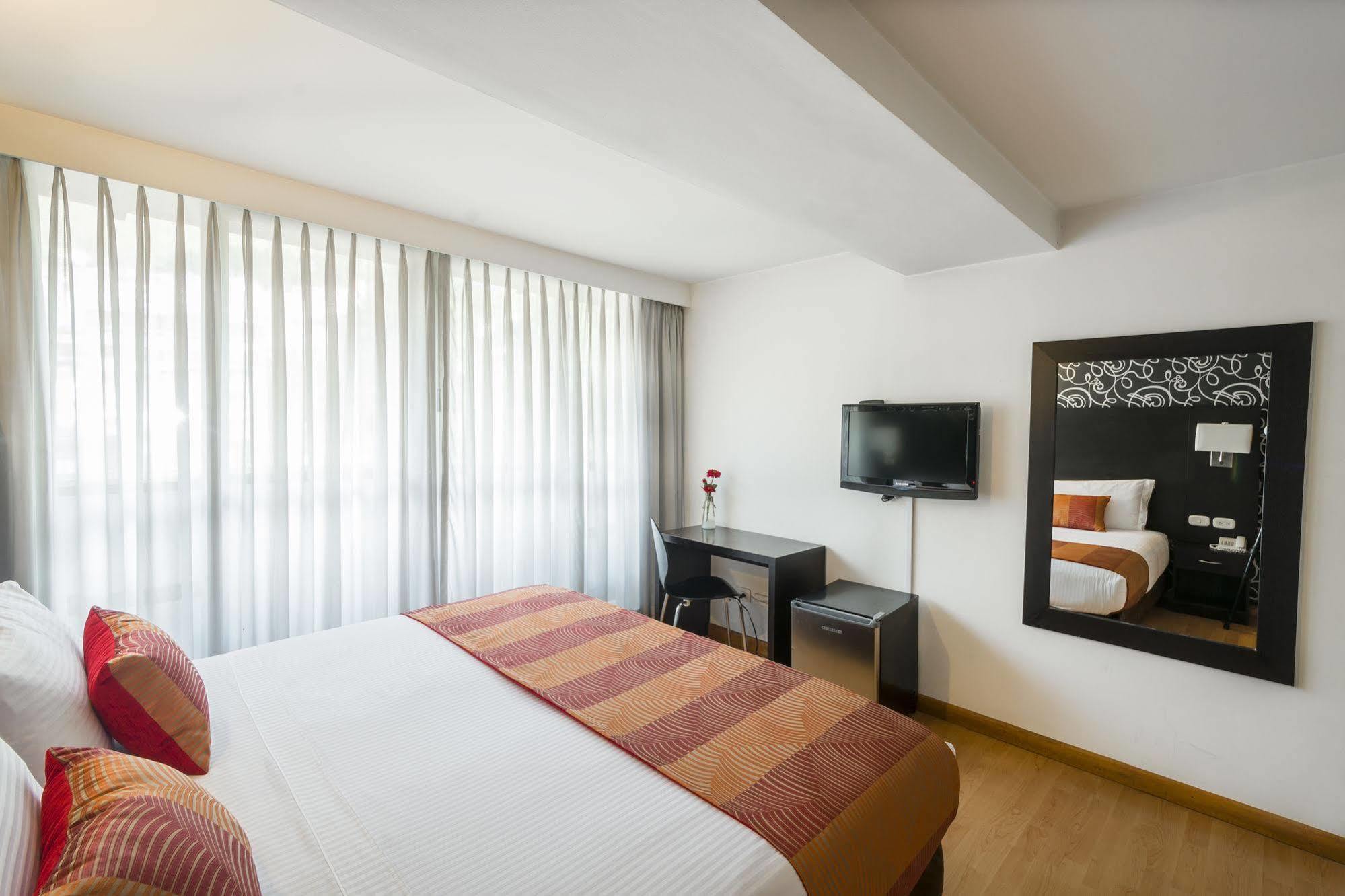 Hotel L'Etoile Javeriana Богота Экстерьер фото